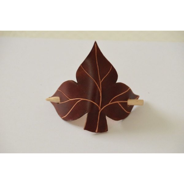 barette cuir feuille de tr&egrave;fle
