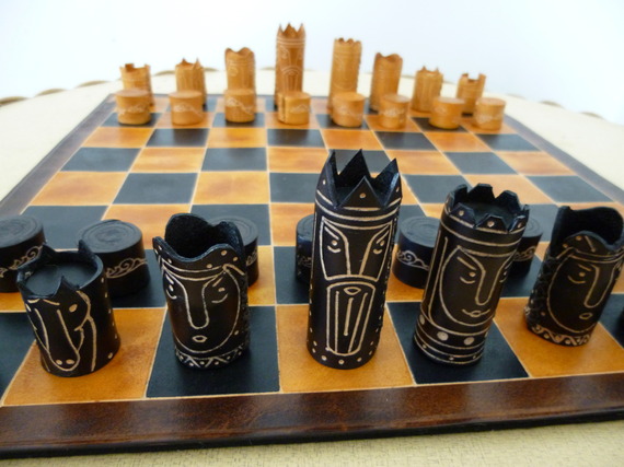 set di scacchi in pelle